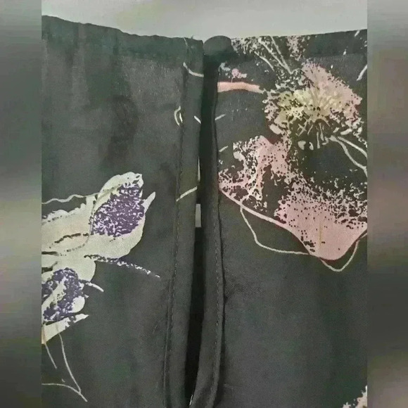 Meg & Margot new with  tags flowered blouse size small - Picture 5 of 6